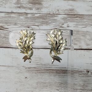 Vintage Clip On Earrings Wheat? Bunch Gold Tone